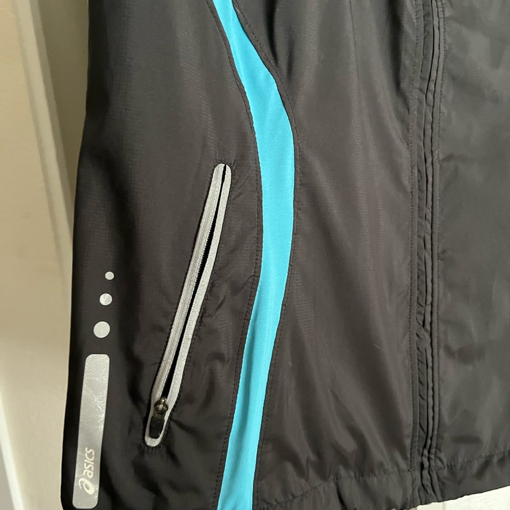 L ASICS running jacket - Picture 10 of 11